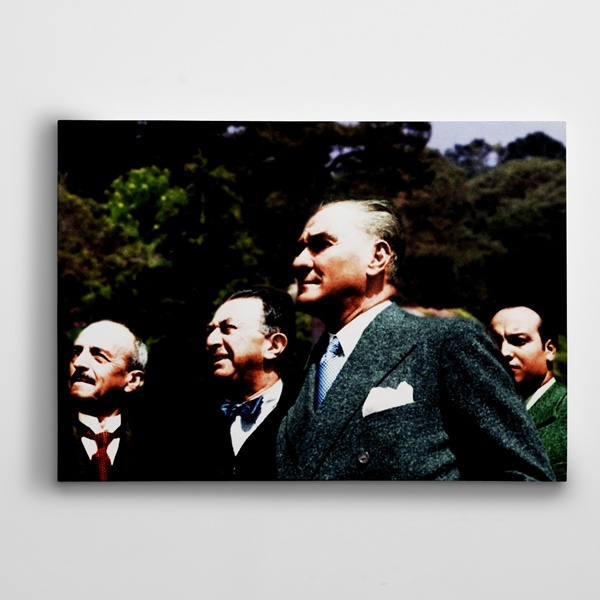 Atatürk İstikbal Göklerdedir Kanvas Tablo
