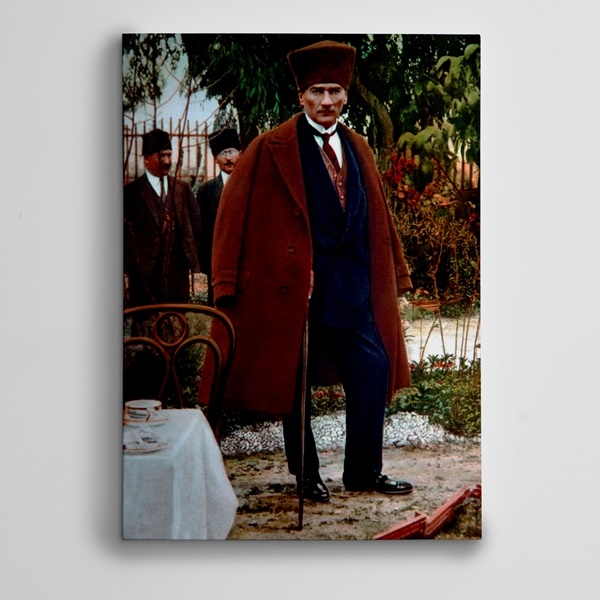Atatürk Palto ve Baston Kanvas Tablo