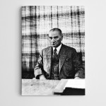 Atatürk Koltukta Siyah Beyaz Kanvas Tablo
