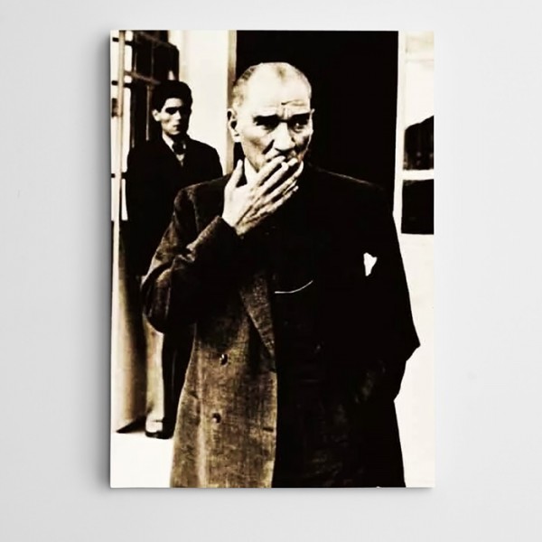 Atatürk Sigara İçerken Kanvas Tablo