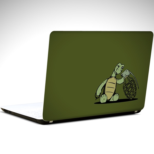 Kablumbağa ve El Bombası Laptop Sticker 