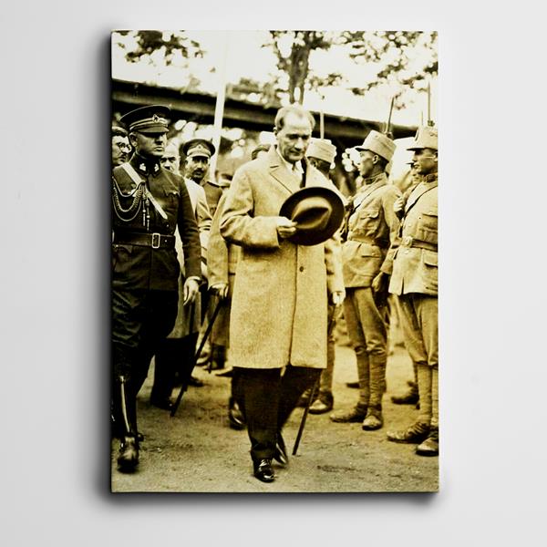 Atatürk Tören ve Şapka Kanvas Tablo